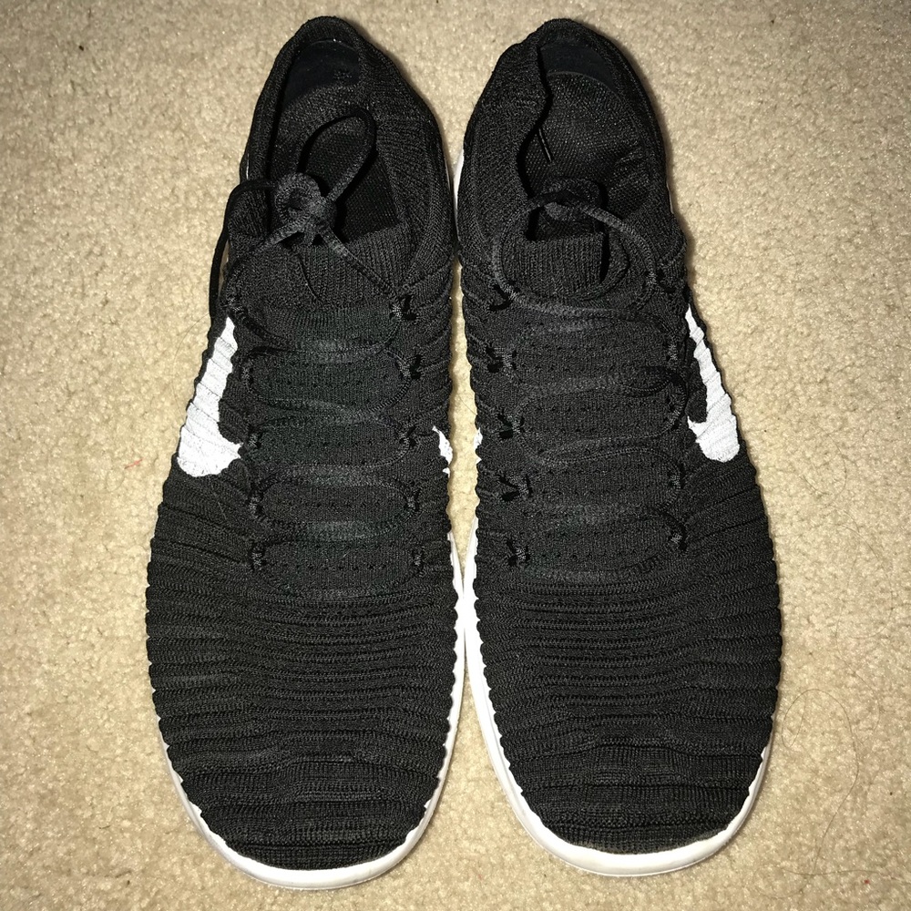 NIKE FREE RN MOTION SZ. 10